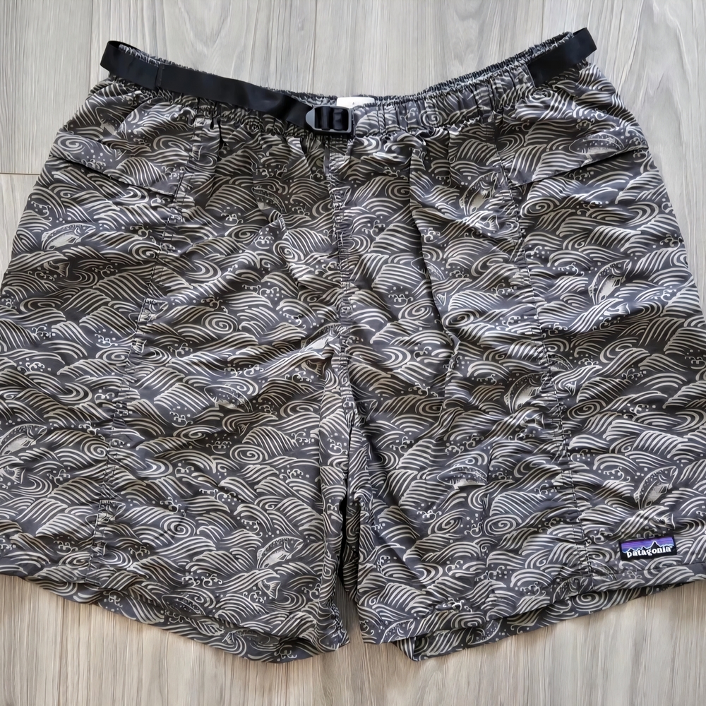 Vintage Patagonia River Shorts Mens XL Fish Print Tribal Wave Belted 5.5" Lined - Picture 1 of 9